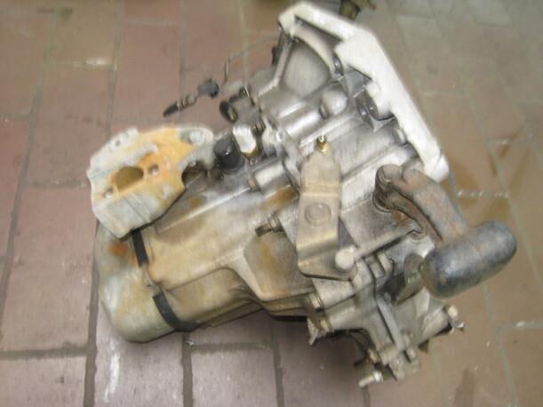 Foto: SCHALTGETRIEBE 5-GANG eines Citroen C3 Pluriel 1.4 TL