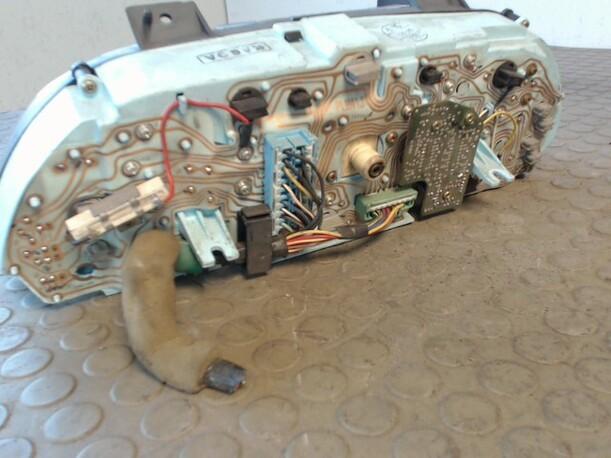 Foto: TACHOEINHEIT eines Ford Probe GT