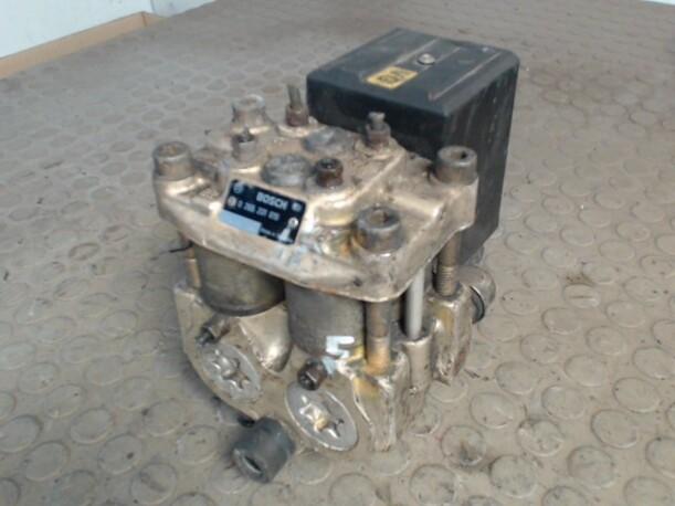 Foto: HAUPTBREMSAGGREGAT ABS eines Opel Vectra GL