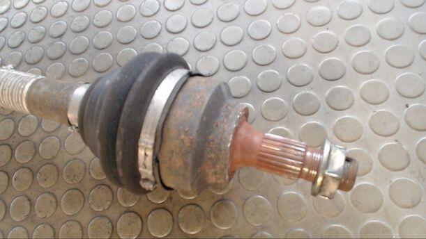 Foto: ANTRIEBSWELLE LINKS eines Peugeot 307 HDi Break 90 GL