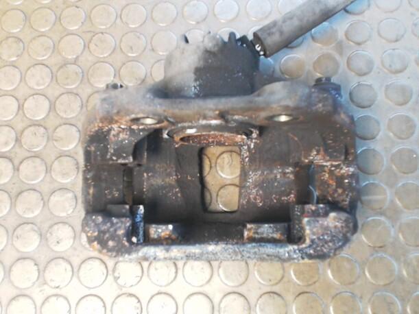 Foto: BREMSSATTEL VORNE RECHTS eines Peugeot 307 HDi Break 90 1.3I