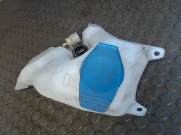 Foto: SCHEIBENWASCHBEHÄLTER eines VW Lupo 1.0 EX