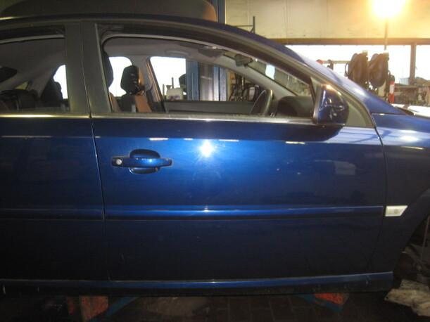 Foto: TÜR VORN RECHTS eines Opel Vectra 1.9 CDTI DPF CL