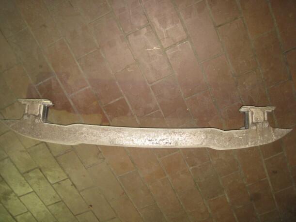 Foto: VERSTÄRKUNG HINTEN eines Opel Vectra 1.9 CDTI DPF CL
