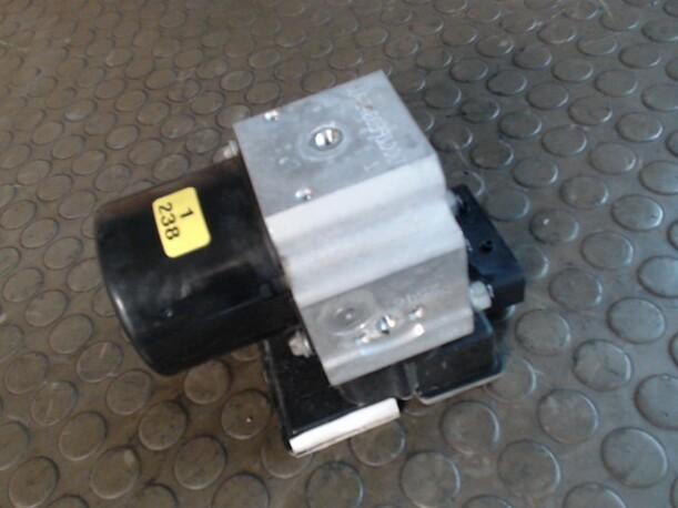 Foto: HAUPTBREMSAGGREGAT ABS eines Opel Vectra 1.9 CDTI DPF CD