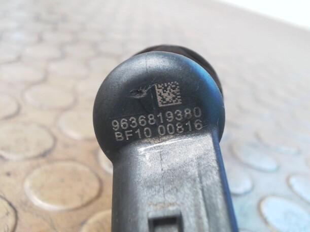 Foto: DIESELEINSPRITZDÜSE eines Peugeot 307 HDi Break 90 CL