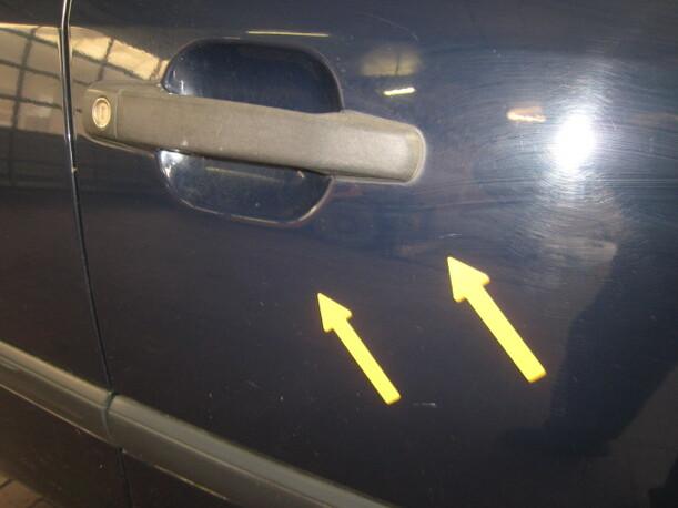Foto: TÜR VORN RECHTS eines Mercedes-Benz C 200 CD