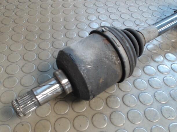 Foto: ANTRIEBSWELLE VORN LINKS (Automatik) eines Volvo 850 2.5-10V Sunnyboy