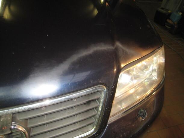 Foto: MOTORHAUBE eines Audi A6 Avant 2.4 CD