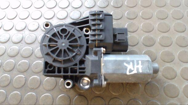 Foto: MOTOR FENSTERHEBER HINTEN RECHTS eines Audi A6 Avant 2.4 EX