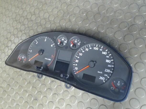 Foto: TACHOEINHEIT eines Audi A6 Avant 2.5 TDI