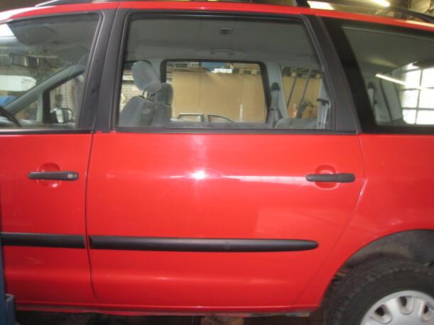 Foto: TÜR HINTEN LINKS eines Ford Galaxy 16V