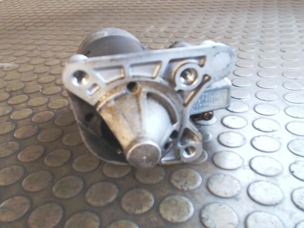 Foto: ANLASSER / STARTER eines Renault Megane 1.6e GL