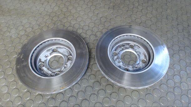 Foto: BREMSSCHEIBEN VORN eines Toyota Yaris 1.0 CD