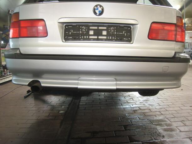 Foto: STOßSTANGE / STOSSFÄNGER HINTEN eines BMW 528i touring