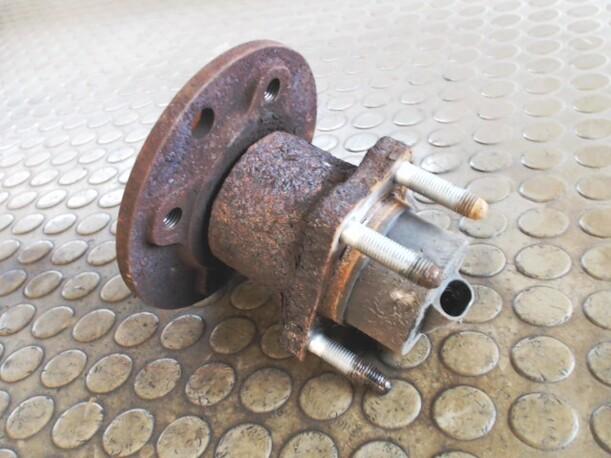 Foto: ACHSSCHENKEL HINTEN LINKS eines Opel Astra 1.6 Caravan CD