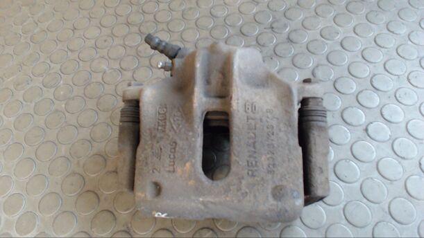 Foto: BREMSSATTEL VORN RECHTS eines Renault Safrane 2.5 20V Top