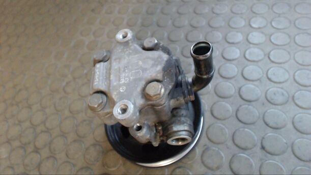 Foto: PUMPE SERVOLENKUNG eines Skoda Octavia 1.9 TDI