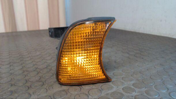 Foto: BLINKER VORN RECHTS eines BMW 520i 24V GL