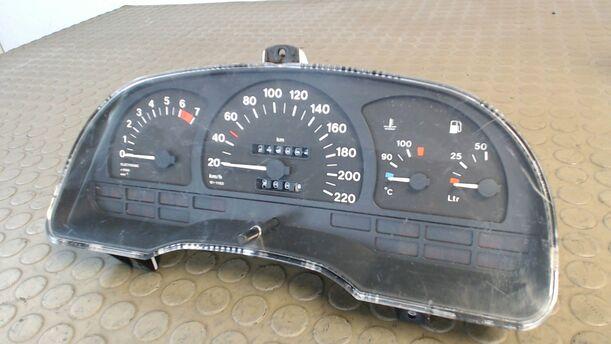 Foto: TACHOEINHEIT eines Opel Astra GL