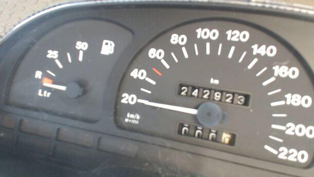 Foto: TACHOEINHEIT eines Opel Astra GL D