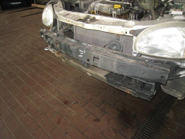 Foto: VERSTÄRKUNG VORN eines Opel Corsa 12V