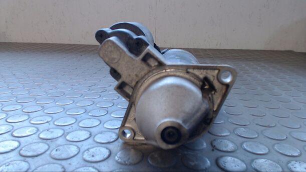 Foto: ANLASSER / STARTER BOSCH eines Opel Corsa 12V 1.3I