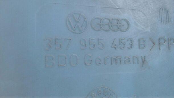 Foto: SCHEIBENWASCHBEHÄLTER eines VW Passat Variant 1.8 EX