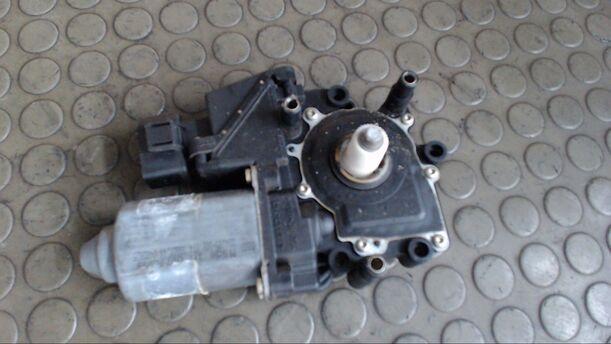 Foto: FENSTERHEBERMOTOR HINTEN LINKS eines Audi A4 Avant 1.8