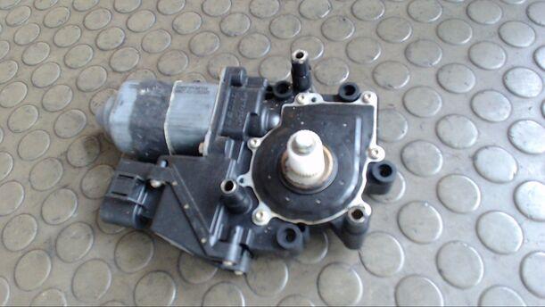 Foto: FENSTERHEBERMOTOR HINTEN RECHTS eines Audi A4 Avant 1.8