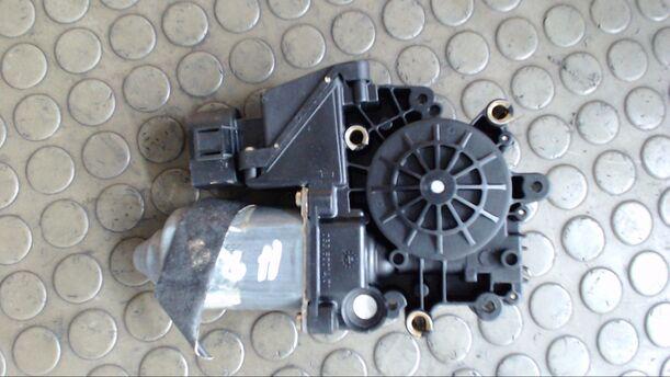Foto: FENSTERHEBERMOTOR HINTEN RECHTS eines Audi A4 Avant 1.8