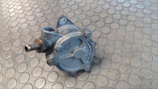 Foto: VAKUUMPUMPE eines Fiat Punto 1.9 JTD CL