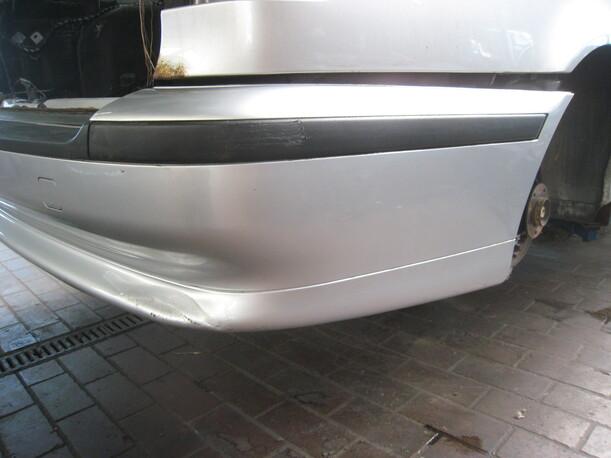 Foto: STOßSTANGE / STOSSFÄNGER HINTEN eines BMW 523i touring CD