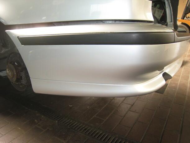 Foto: STOßSTANGE / STOSSFÄNGER HINTEN eines BMW 523i touring CD