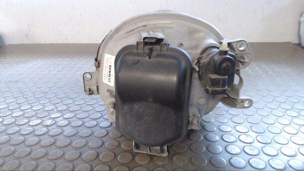 Foto: SCHEINWERFER RECHTS eines Renault Twingo 1.2 CD