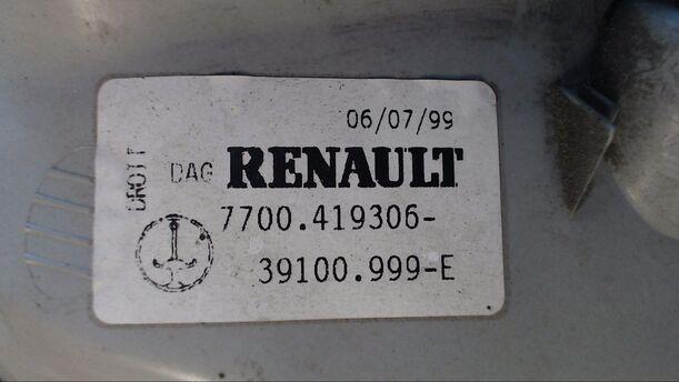 Foto: SCHEINWERFER RECHTS eines Renault Twingo 1.2 CD