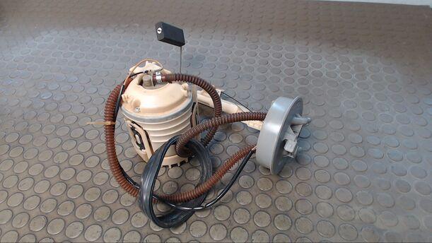 Foto: KRAFTSTOFFPUMPE eines VW Golf Variant 1.4