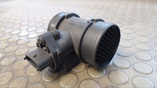 Foto: LUFTMASSENMESSER eines Opel Corsa 1.0 12V 9U71Y2