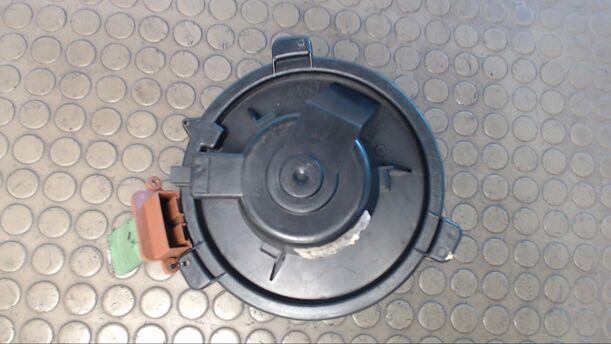 Foto: HEIZUNGSGEBLÄSE eines Fiat Punto 60 9U71Y2