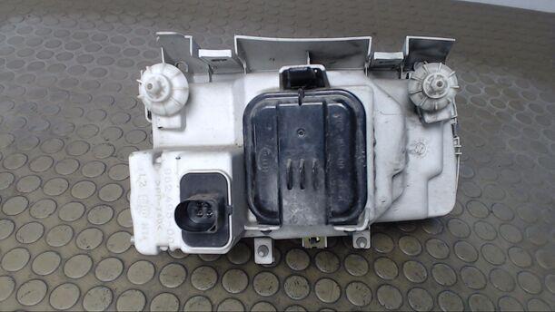 Foto: SCHEINWERFER LINKS eines VW Polo 50