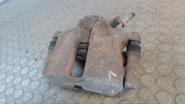 Foto: BREMSSATTEL VORN LINKS eines VW Caddy SD 9K9BY1 Family