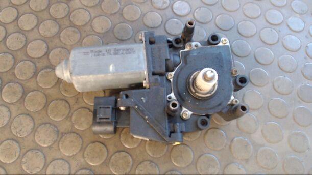 Foto: MOTOR FENSTERHEBER VORNE RECHTS eines Audi A6 2.4