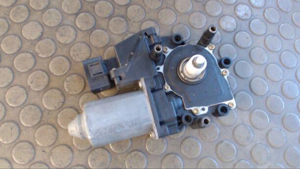 Foto: MOTOR FENSTERHEBER HINTEN RECHTS eines Audi A6 2.4