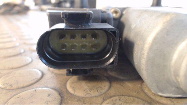 Foto: MOTOR FENSTERHEBER HINTEN RECHTS eines Audi A6 2.4