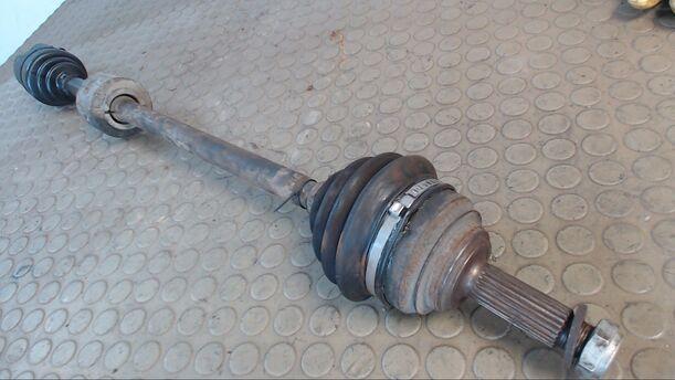 Foto: ANTRIEBSWELLE VORN RECHTS (9KV) eines VW Caddy Pickup 9U71Y2