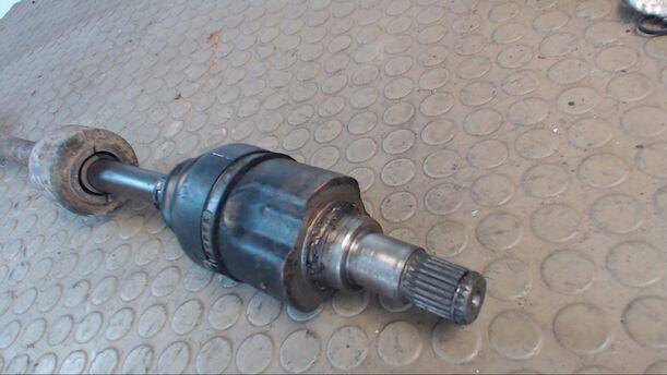 Foto: ANTRIEBSWELLE VORN RECHTS (9KV) eines VW Caddy Pickup 9U71Y2