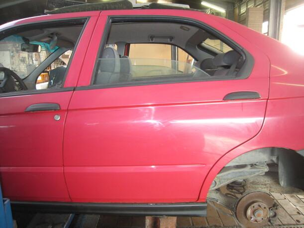 Foto: TÜR HINTEN LINKS eines Alfa Romeo 146 1.6 Twin Spark