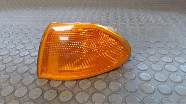 Foto: BLINKER LINKS eines Opel Astra Caravan 16V