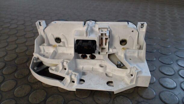 Foto: HEIZUNGSBETÄTIGUNG eines VW Polo Variant 100