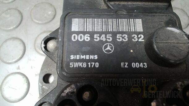 Foto: ZÜNDSTEUERGERÄT ( FÜR BASTLER ) eines Mercedes-Benz 190
